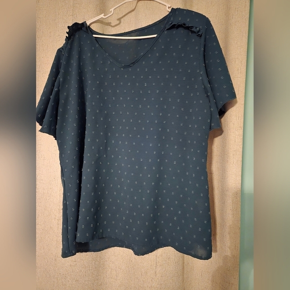 Elegant Dark Green Women's Top - Picture 2 of 4
